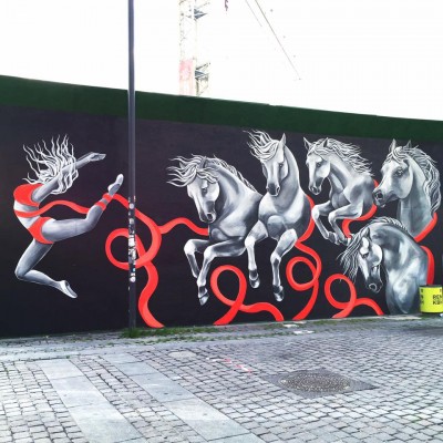 Stine Hvid street art dancing horses