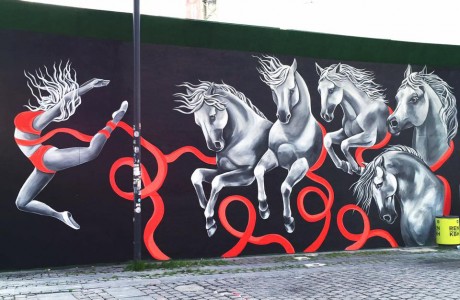 Stine Hvid street art dancing horses