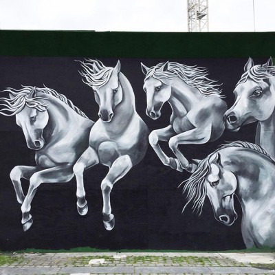 Stine Hvid street art horses mural metrohegn