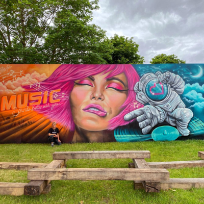 stine-hvid-roskilde-festival-2021-streetart-mural-vægmaleri